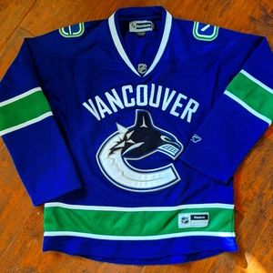 Women's Canucks Jersey